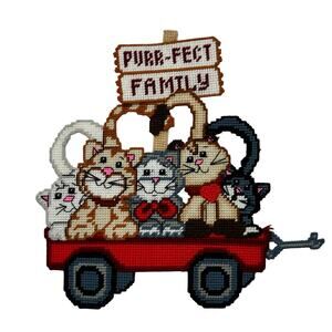 Purr-fect Family Yarn Art Plastic Canvas Kitsch Decoration Cute Cats